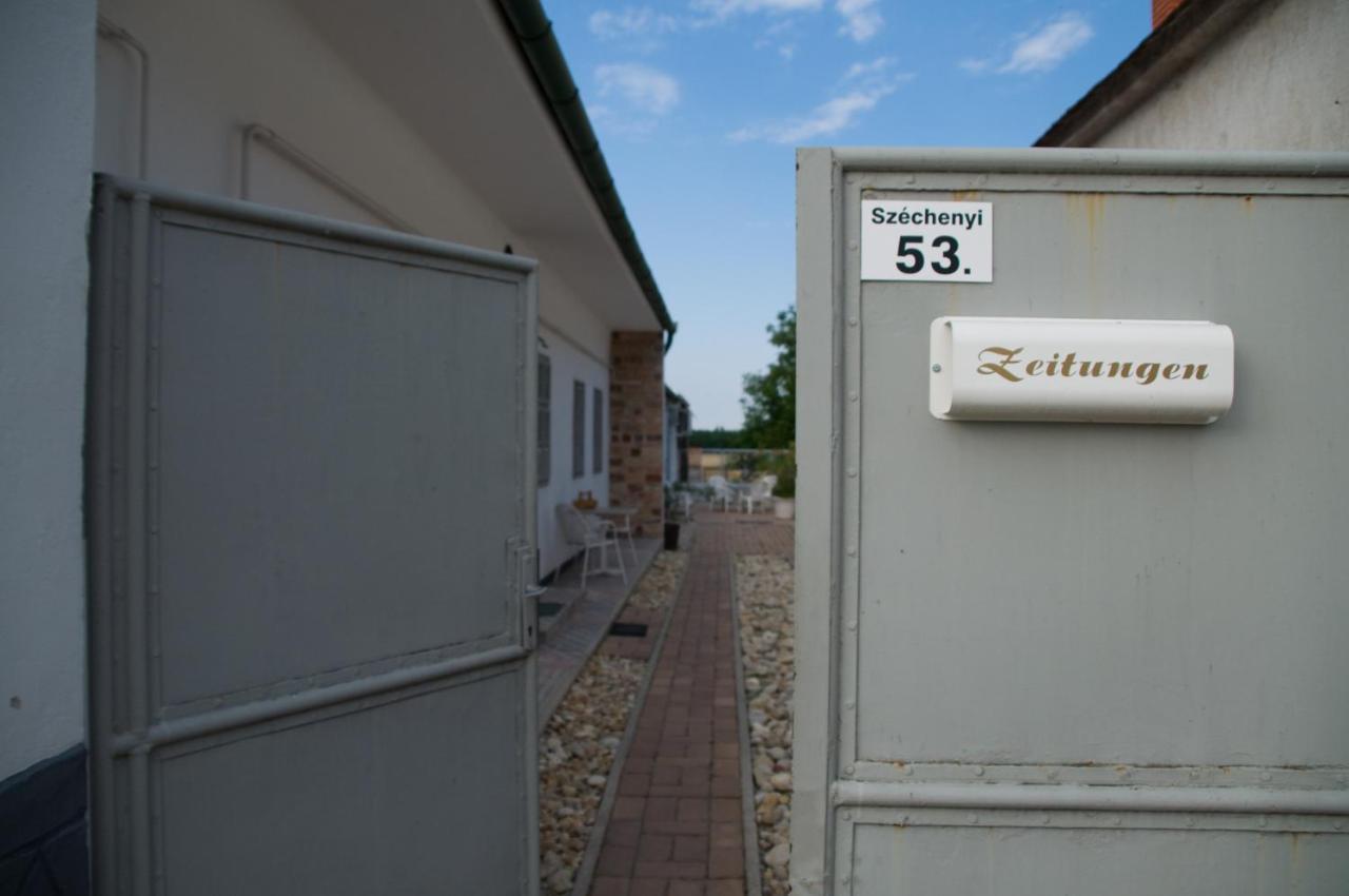Notas Tuecsoek Vendeghaz Apartment Agyagosszergény Екстериор снимка