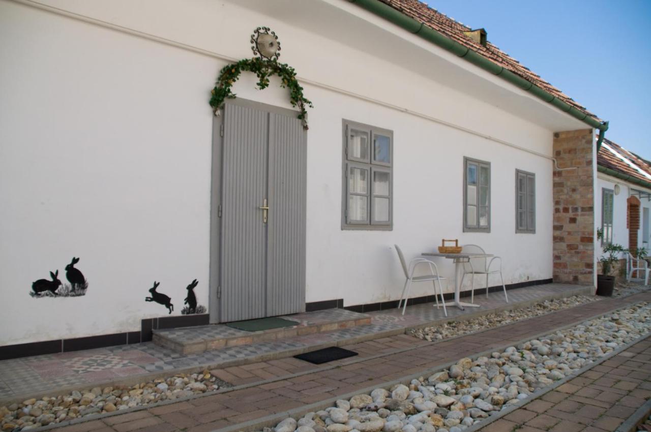 Notas Tuecsoek Vendeghaz Apartment Agyagosszergény Екстериор снимка